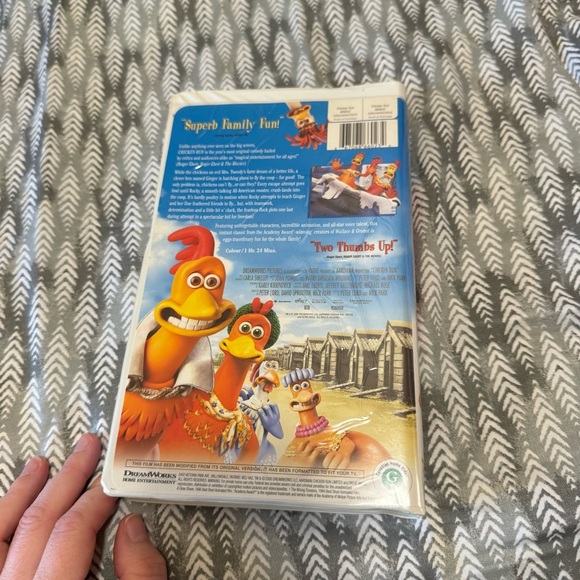Chicken Run VHS - Picture 2 of 4